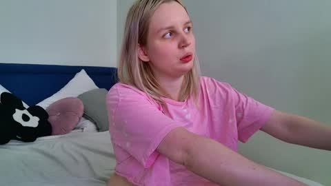 tinasiner online show from 04/04/26, 03:09