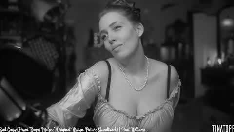 Snapshot of tinatopp chatting on 10/31/25, 02:12 Tina - online show from 10/31/25, 02:12