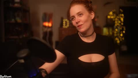 Snapshot of tinatopp chatting on 03/22/26, 02:26 Tina - online show from 03/22/26, 02:26