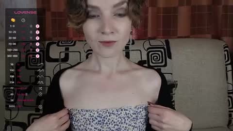 Snapshot of tinawincee chatting on 07/17/26, 05:25 Tina online show from 07/17/26, 05:25
