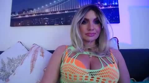 tinkerbell822 online show from 02/19/25, 12:11