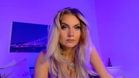 tinkerbell822 online show from 09/30/25, 07:57