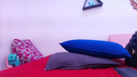 Snapshot of tinkerbell_1 chatting on 09/23/25, 07:50 tinkerbell online show from 09/23/25, 07:50