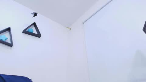 Snapshot of tinkerbell_1 chatting on 11/18/25, 07:18 tinkerbell online show from 11/18/25, 07:18