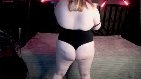 TinkerrBelll online show from 02/03/26, 08:25