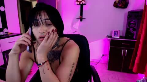 I AM BELLA  ----------- follow my  IG  TINNS 69 online show from 01/24/25, 02:49