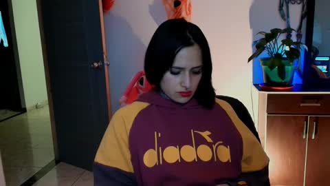 I AM BELLA  ----------- follow my  IG  TINNS 69 online show from 10/27/25, 12:47