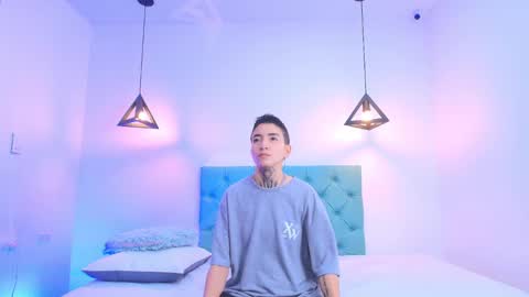 Snapshot of tinny_and_candy chatting on 02/05/25, 01:11 TINNY AND CANDY online show from 02/05/25, 01:11