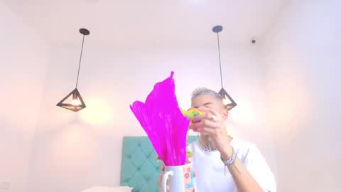 Snapshot of tinny_and_candy chatting on 03/09/25, 01:59 TINNY AND CANDY online show from 03/09/25, 01:59