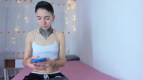 Snapshot of tinny_and_candy chatting on 11/03/25, 11:55 TINNY AND CANDY online show from 11/03/25, 11:55