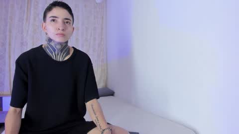 Snapshot of tinny_and_candy chatting on 11/17/25, 11:49 TINNY AND CANDY online show from 11/17/25, 11:49