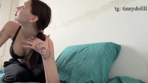 Snapshot of tinnydoll chatting on 04/30/26, 11:49 TinnyDoll online show from 04/30/26, 11:49
