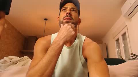 Snapshot of tinoclandestino chatting on 11/27/25, 11:34 tinoclandestino online show from 11/27/25, 11:34