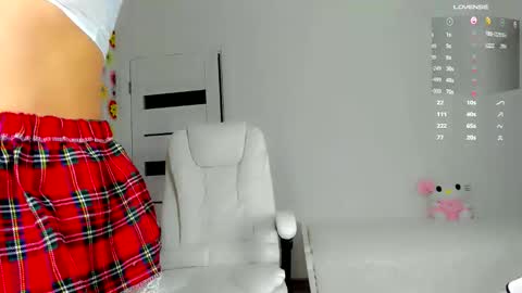 Snapshot of tiny__alice chatting on 10/11/25, 07:18 Alice ONLINE TOMORROW 1100-1700 GMT3 online show from 10/11/25, 07:18