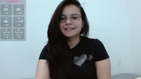 Snapshot of tiny_caroline chatting on 02/04/25, 02:28 Tiny Caroline online show from 02/04/25, 02:28