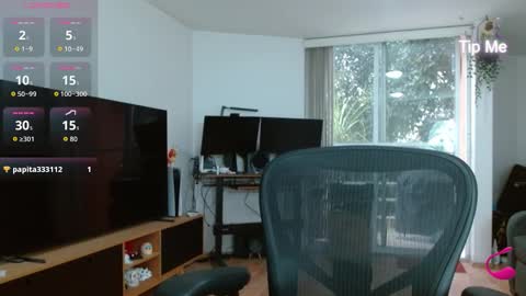 Snapshot of tiny_caroline chatting on 11/25/25, 11:27 Tiny Caroline online show from 11/25/25, 11:27