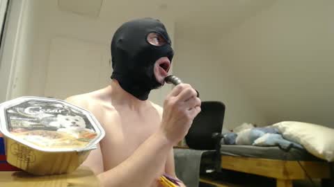 Snapshot of tiny_cock_pig chatting on 01/11/25, 04:14 Luke online show from 01/11/25, 04:14