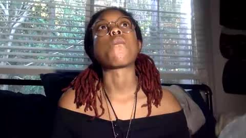 Snapshot of tiny_cupcake2 chatting on 11/22/25, 07:35 cupcake online show from 11/22/25, 07:35