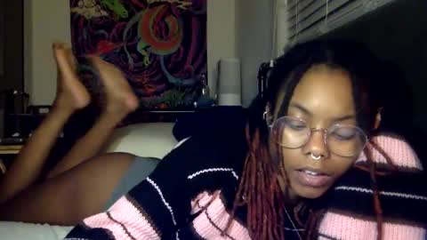 Snapshot of tiny_cupcake2 chatting on 12/13/25, 11:10 cupcake online show from 12/13/25, 11:10