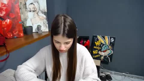 Gloria online show from 12/01/25, 08:08