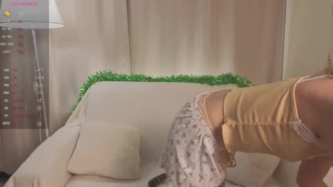 Snapshot of tiny_lilyy chatting on 01/08/26, 05:04 Lily online show from 01/08/26, 05:04