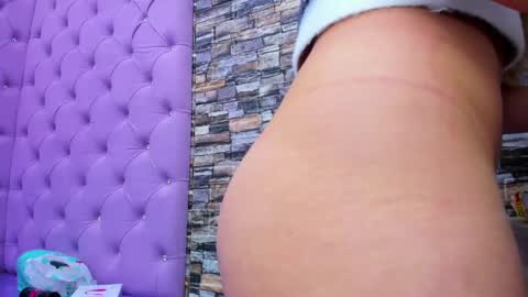 Snapshot of tiny_love_ chatting on 12/20/24, 03:25 tiny online show from 12/20/24, 03:25