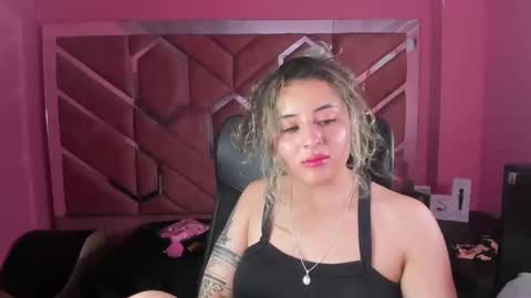 Snapshot of tiny_love_ chatting on 02/06/25, 08:39 tiny online show from 02/06/25, 08:39