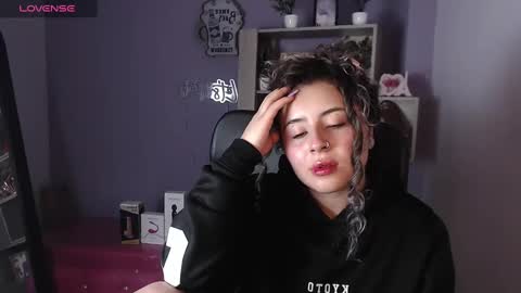 Snapshot of tiny_love_ chatting on 02/21/25, 08:51 tiny online show from 02/21/25, 08:51