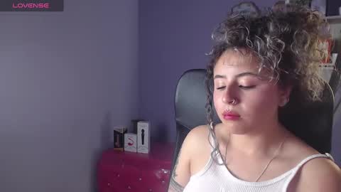 Snapshot of tiny_love_ chatting on 03/06/25, 09:36 tiny online show from 03/06/25, 09:36