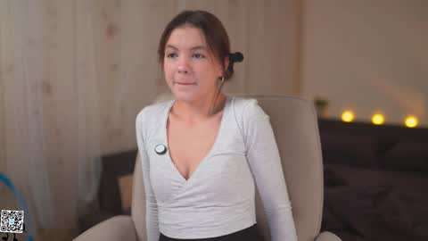 Lyssa     online show from 02/06/25, 01:54