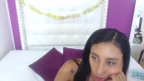tiny_sarah1 online show from 10/27/25, 11:52