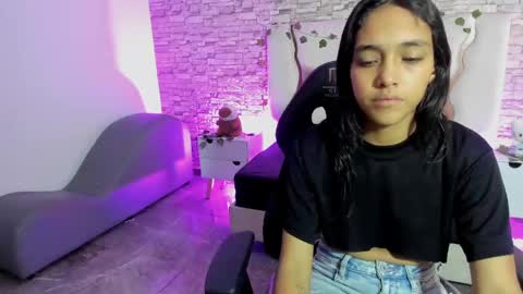 tiny_tay online show from 04/17/26, 11:35