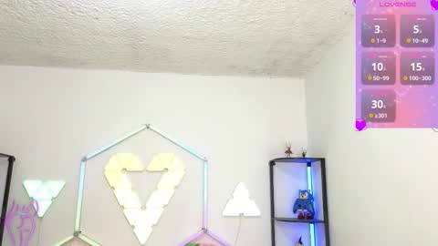 tiny_vixen_ online show from 01/09/25, 08:55