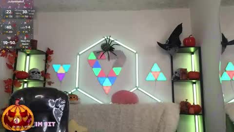 tiny_vixen_ online show from 10/23/25, 01:54