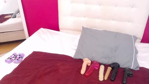 tiny_whore18 online show from 12/30/24, 05:44