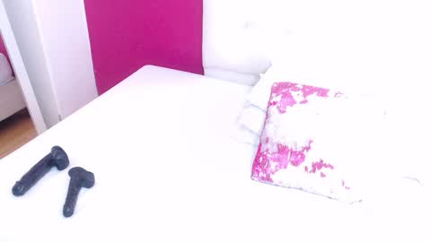 tiny_whore18 online show from 01/30/25, 03:40