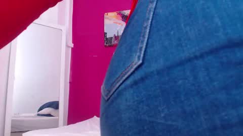 tiny_whore18 online show from 11/13/25, 08:41