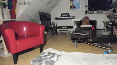 Tiny online show from 09/28/25, 03:34