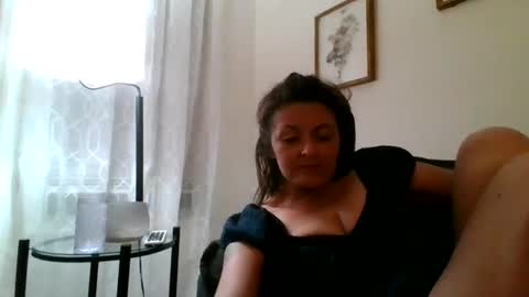 Snapshot of tinyassbossymilf chatting on 09/19/25, 09:00 tinyassbossymilf online show from 09/19/25, 09:00