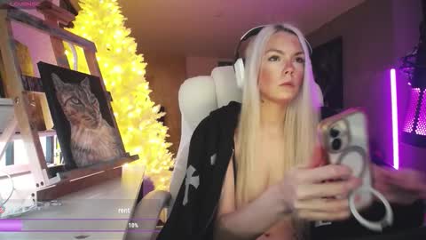 stage Kylie Sinner  brand CLITBAIT online show from 02/21/26, 12:22