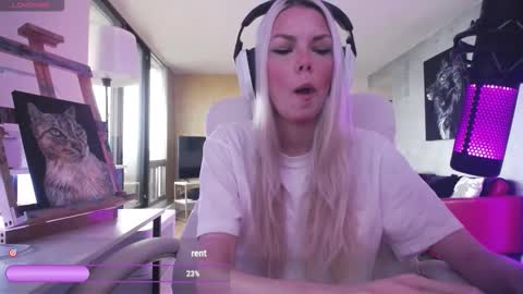 stage Kylie Sinner  brand CLITBAIT online show from 03/16/26, 08:35