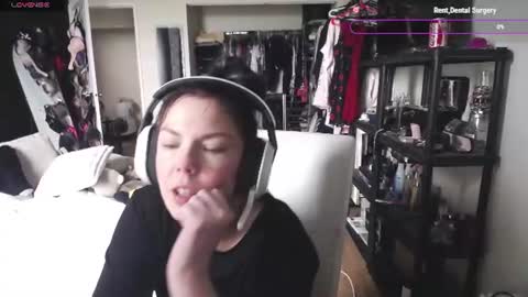Snapshot of tinykylie chatting on 06/13/26, 08:40 stage Kylie Sinner brand CLITBAIT online show from 06/13/26, 08:40