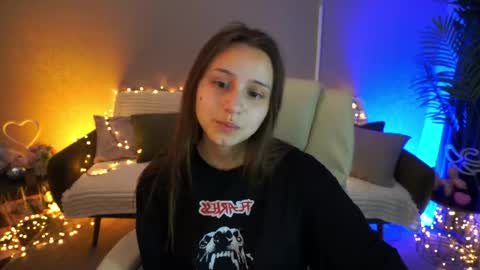 tinynataliee online show from 05/18/26, 04:18