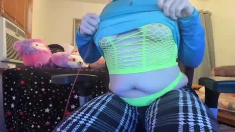 Snapshot of tinytina0069 chatting on 10/10/25, 12:15 tinytina0069 online show from 10/10/25, 12:15