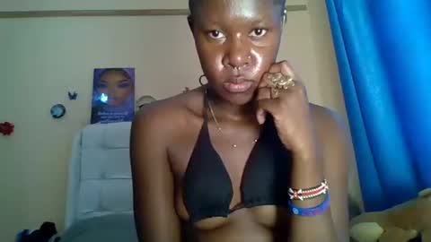 tinyvee250433 online show from 04/17/26, 07:44