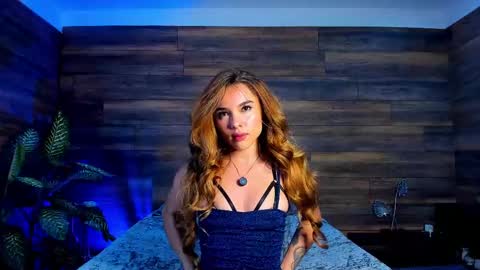 Snapshot of tinyw0nder chatting on 10/15/25, 09:59 Instagram  tinyw0nder online show from 10/15/25, 09:59