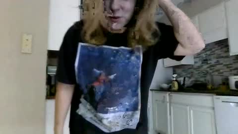 Snapshot of tinywithtiddies chatting on 09/11/25, 01:44 tinywithtiddies online show from 09/11/25, 01:44