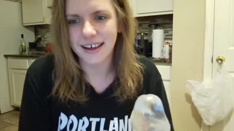 Snapshot of tinywithtiddies chatting on 11/26/25, 01:39 tinywithtiddies online show from 11/26/25, 01:39