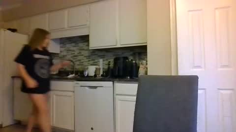 Snapshot of tinywithtiddies chatting on 12/05/25, 01:31 tinywithtiddies online show from 12/05/25, 01:31