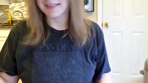 Snapshot of tinywithtiddies chatting on 03/13/26, 01:18 tinywithtiddies online show from 03/13/26, 01:18